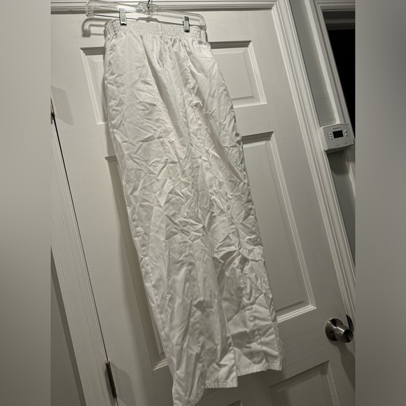 Landau white scrubs - Picture 12 of 12